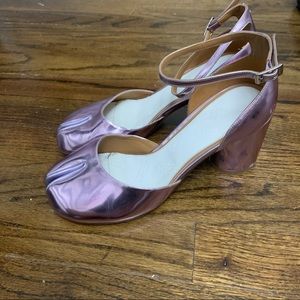Lavender Metallic Tabi Pumps
